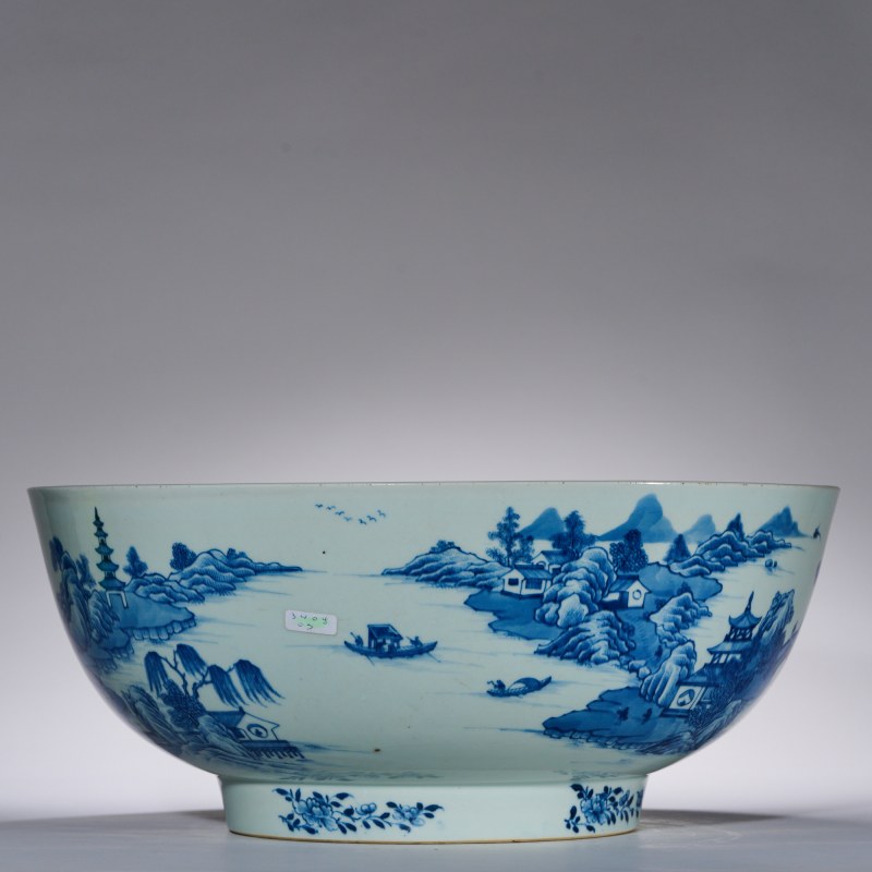 清乾隆 青花山水图潘趣大碗 - 图4