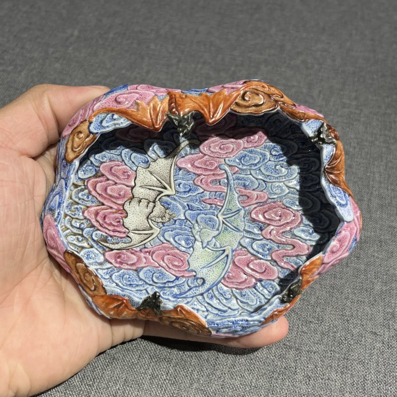清中期粉彩浮雕云蝠纹花口洗 - 图4