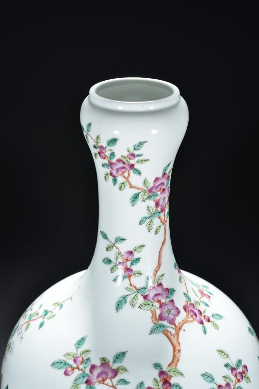 清 粉彩花鸟纹蒜头瓶 - 图4
