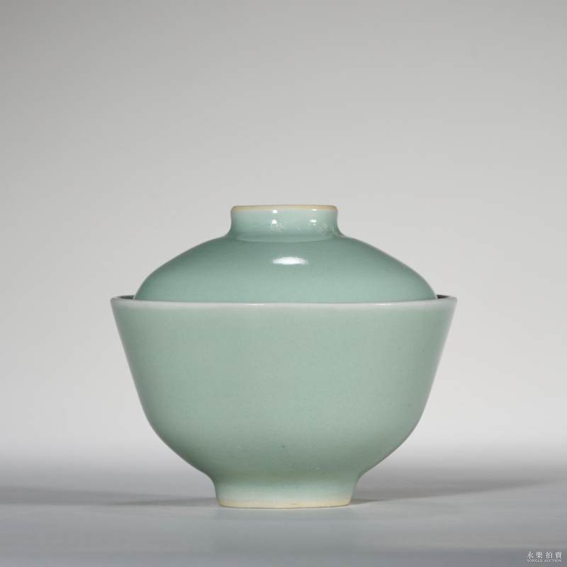 清乾隆 外粉青内青花盖碗
