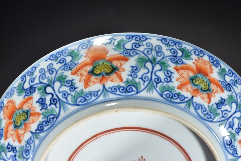 清 青花粉彩花卉纹盘 - 图6