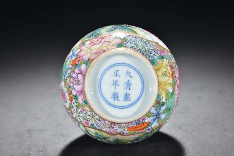 清 粉彩百花不落地开光花卉纹瓶 - 图5