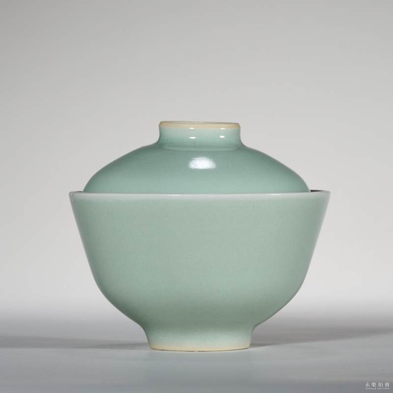 清乾隆 外粉青内青花盖碗 - 图2