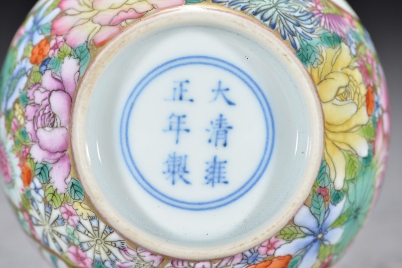 清 粉彩百花不落地开光花卉纹瓶 - 图6