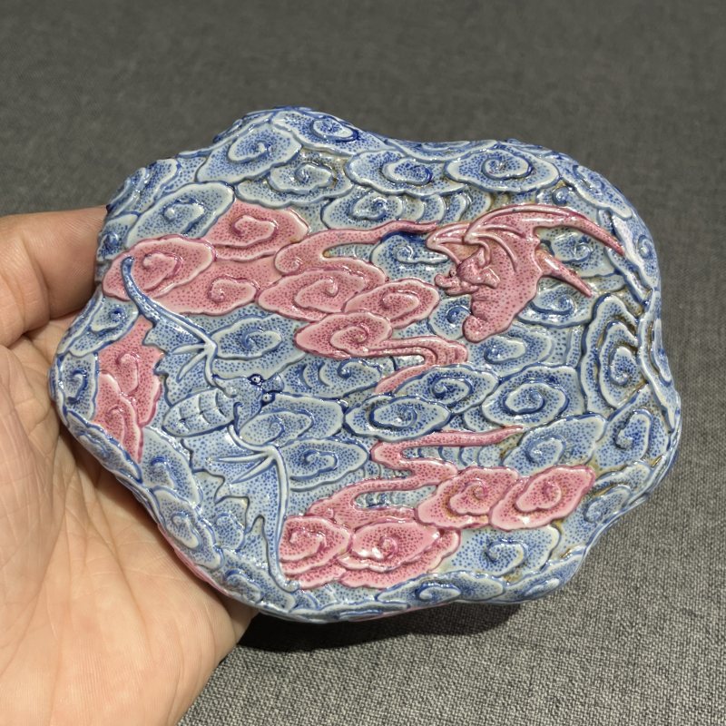 清中期粉彩浮雕云蝠纹花口洗 - 图8