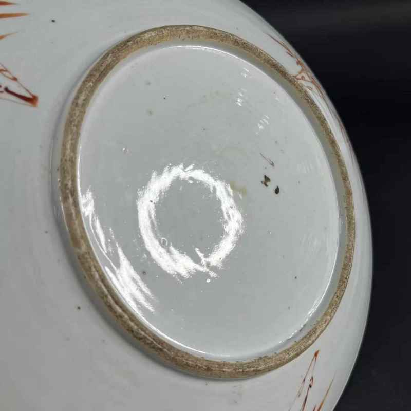 清同治 粉彩博古图大盘 - 图3