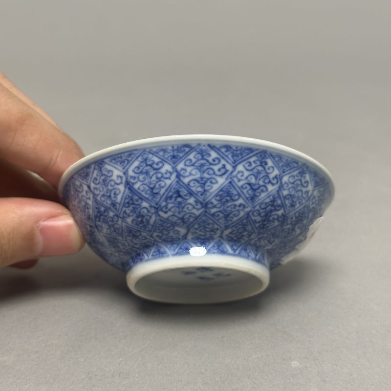 清光绪 青花卷草纹小碟一对 - 图3