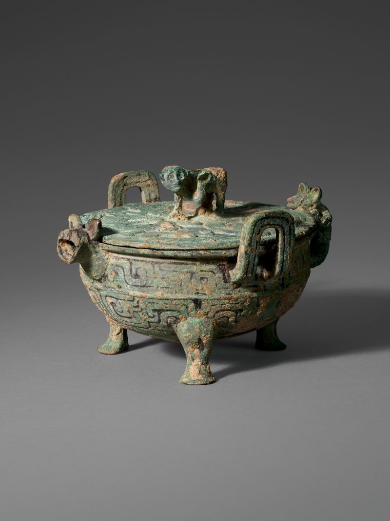 西周晚期 公元前八/七世紀 青銅小流鼎  LATE WESTERN ZHOU DYNASTY, 8TH-7TH CENTURY BC - 图1