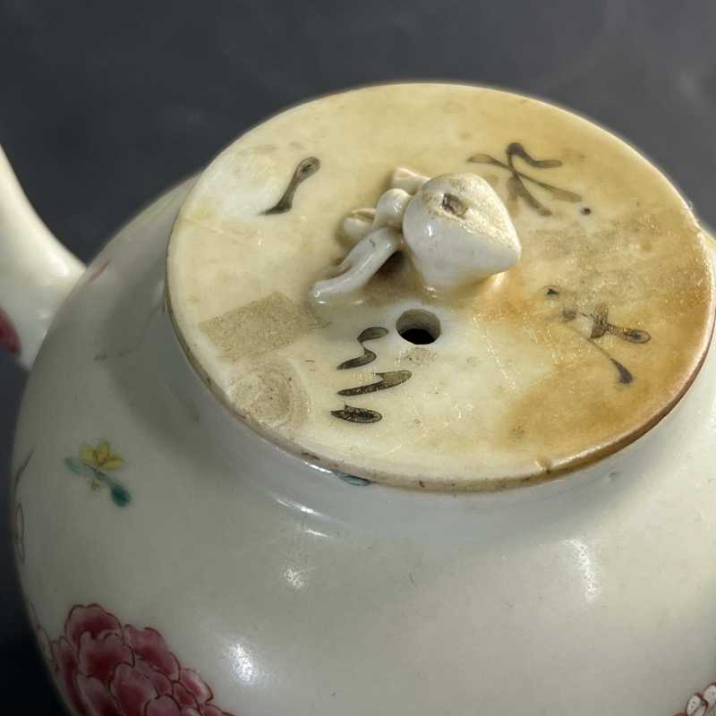 清 粉彩花蝶纹茶壶 - 图10