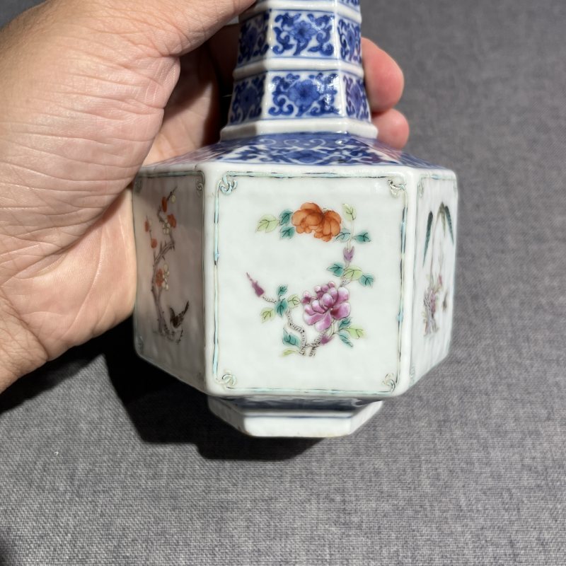 清晚期青花粉彩花鸟六方瓶 - 图7