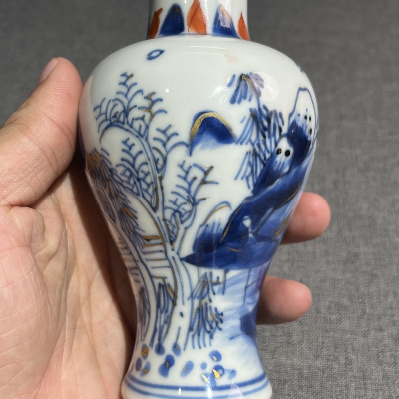 清康熙青花矾红风景梅瓶 - 图6