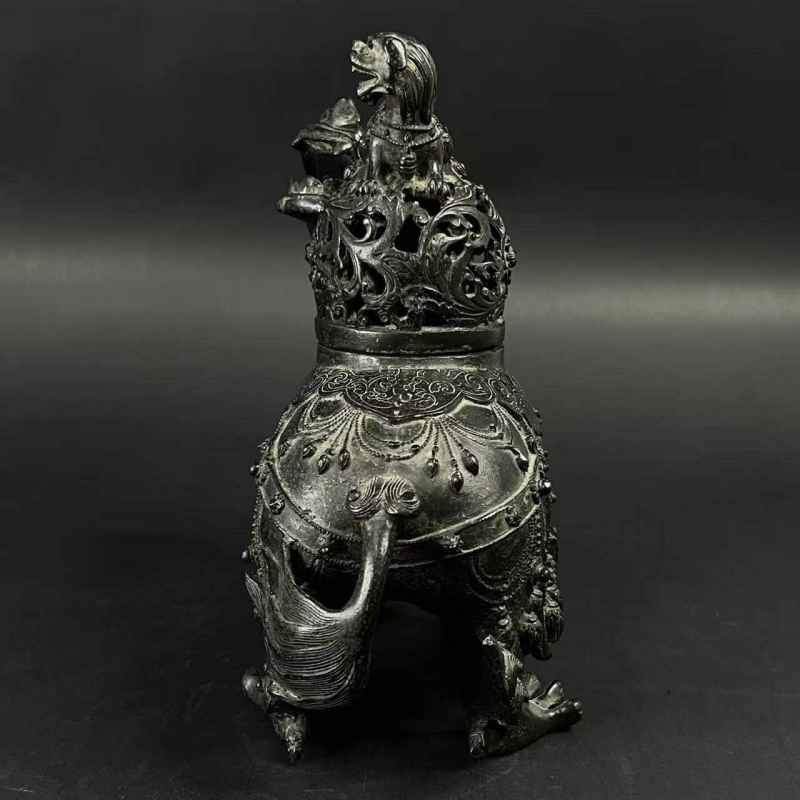 清晚期 铜瑞兽香熏 - 图4