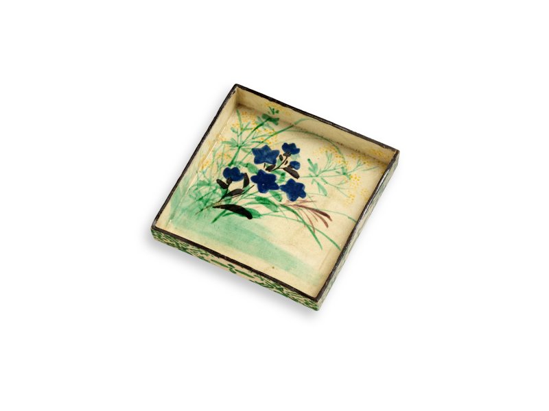A set of ten enamelled stoneware dishes, Signed on the base Kenzan (Ogata Kenzan, 1663-1743), Kenzan ware, Kyoto, Edo period, 18th century | 尾形乾山　色絵絵替角皿　10各　江戸時代中期　18世紀前半 - 图18