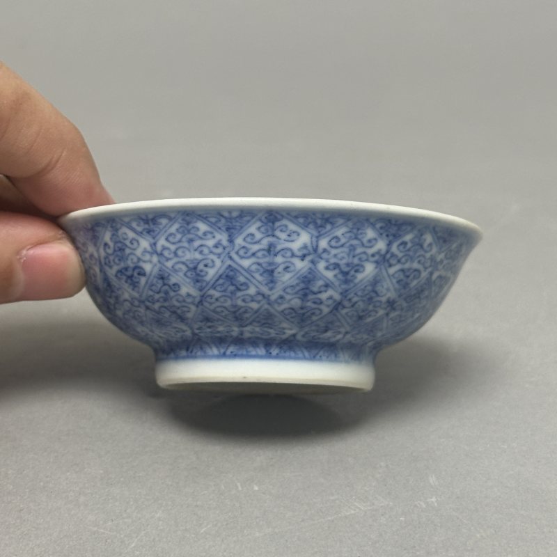 清光绪 青花卷草纹小碟一对 - 图9