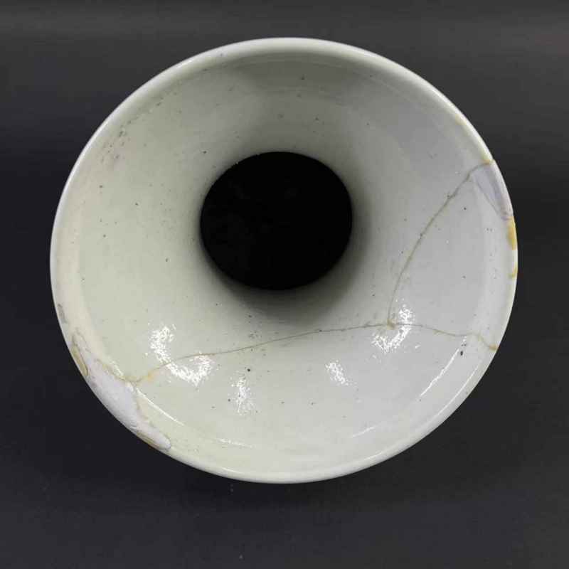 清雍正 青花缠枝莲纹龙耳盘口瓶 - 图5