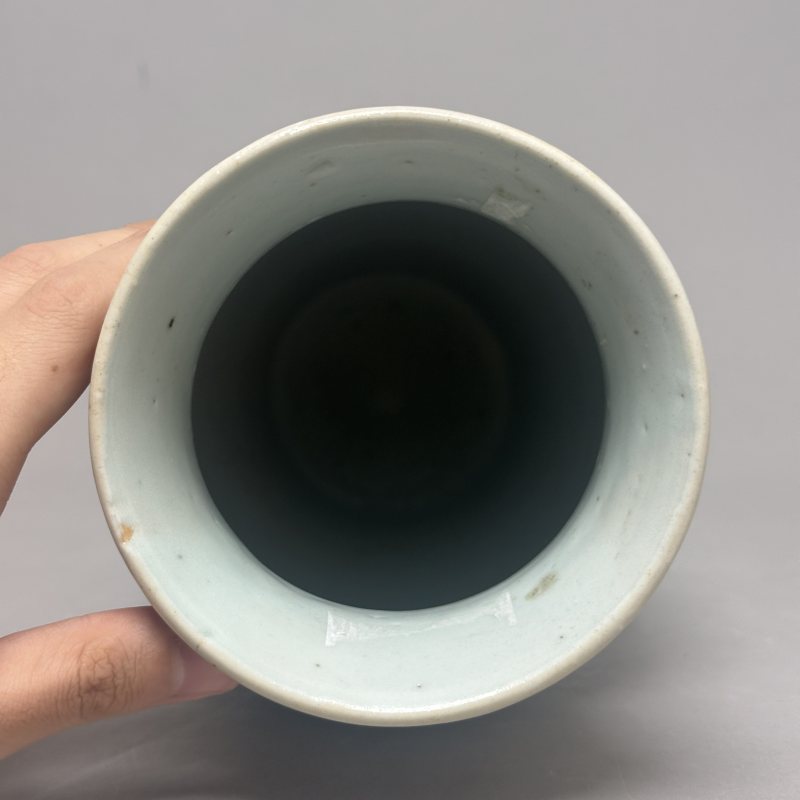 清顺治 五彩锦地开光花卉绘桶瓶 - 图5