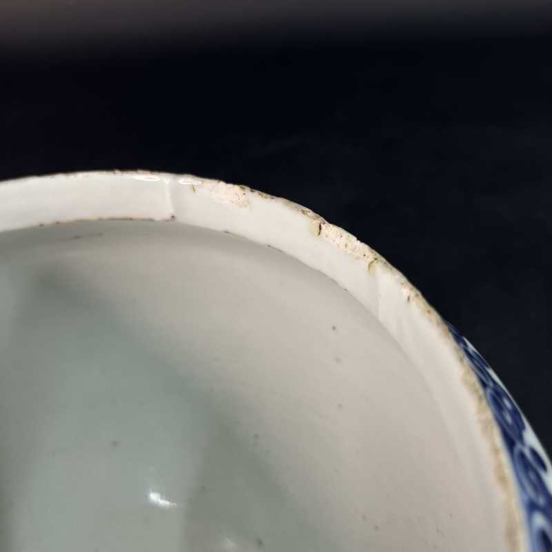 清康熙 钟毓堂制青花如意纹瓜棱罐 - 图9