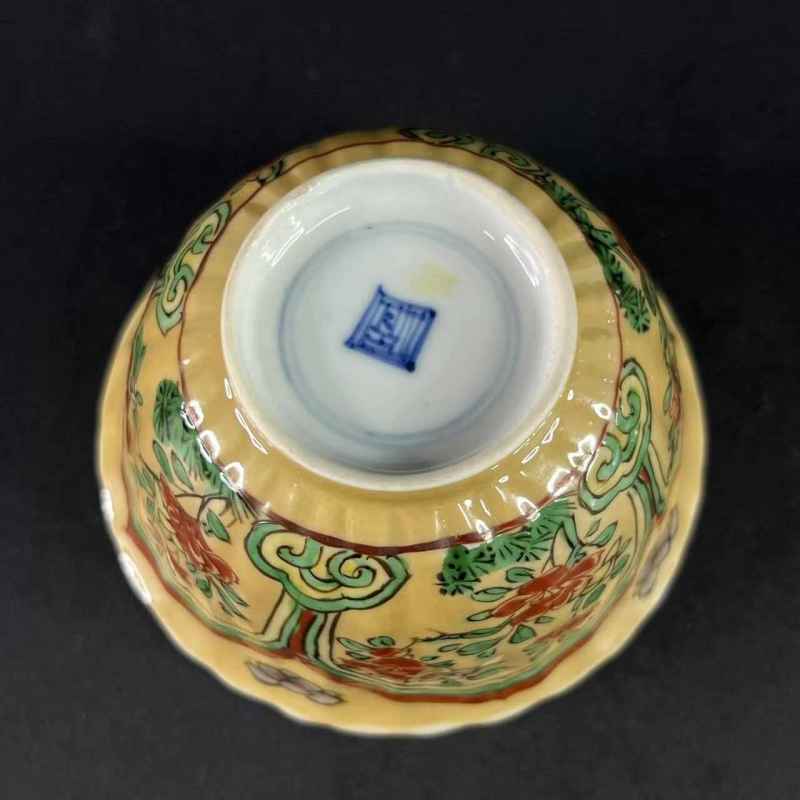 清康熙 米黄地青花五彩杯碟一组 - 图14