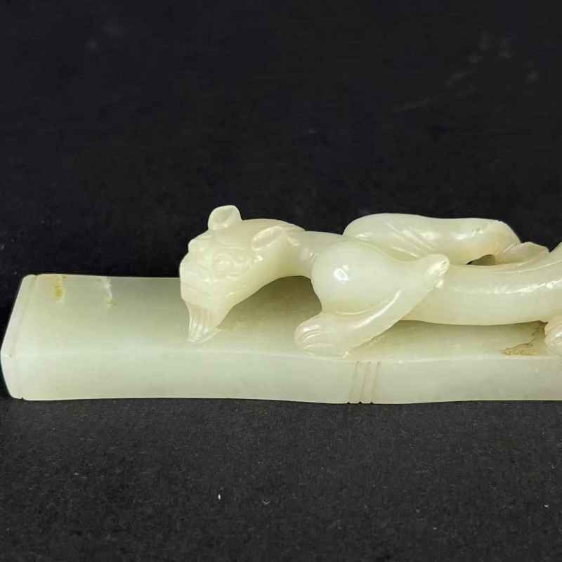 明 白玉螭龙纹竹节纸镇 - 图5