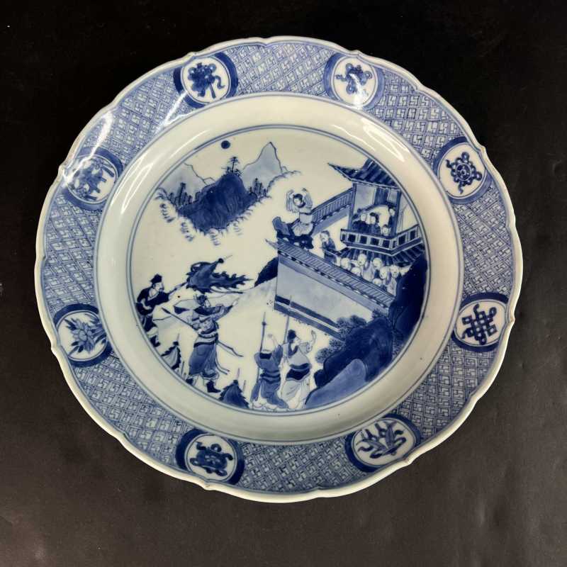 清康熙 青花西厢记白马寺解围纹菱口盘 - 图1