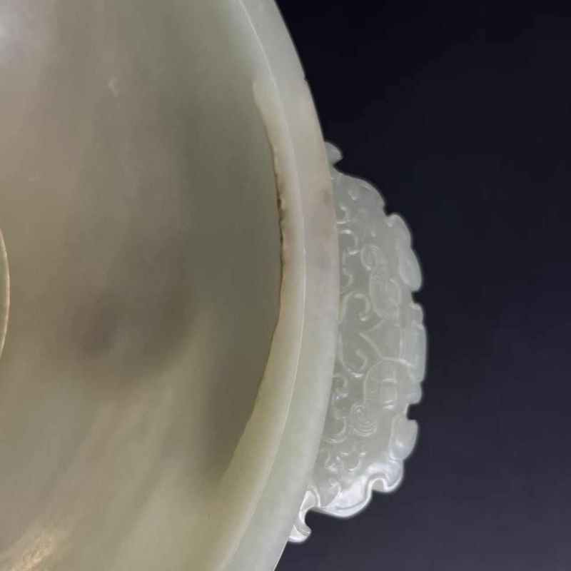 清乾隆 白玉仿古纹活环耳洗 - 图8
