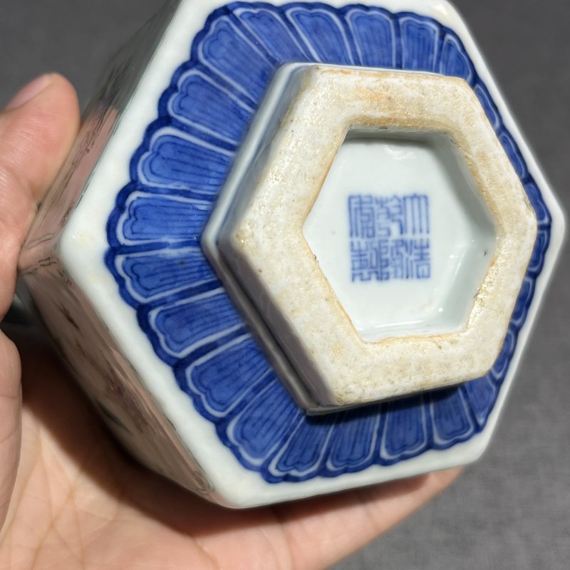 清晚期青花粉彩花鸟六方瓶 - 图13