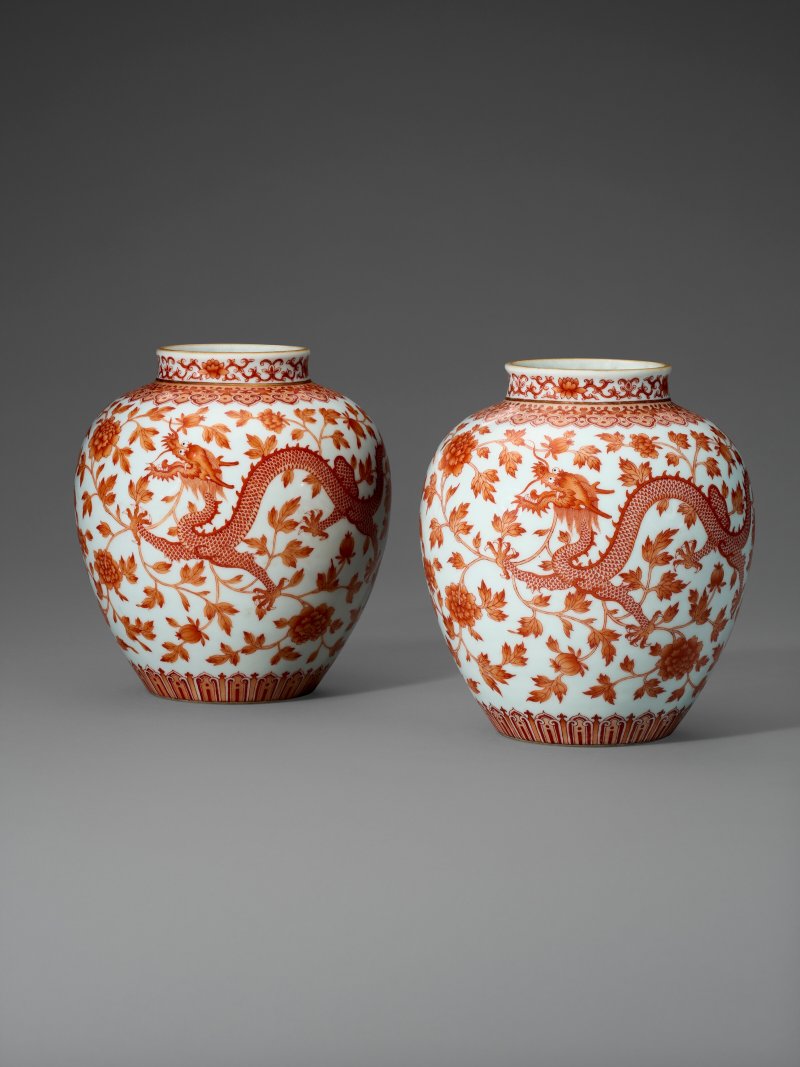 清道光 礬紅龍鳳紋罐一對 六字篆書款  DAOGUANG SEAL MARKS IN IRON RED AND OF THE PERIOD (1821-1850) - 图1