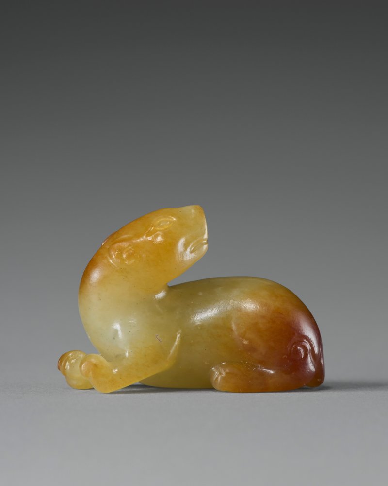 十七/十八世紀 黃褐白玉臥獸小把件  17TH-18TH CENTURY - 图1