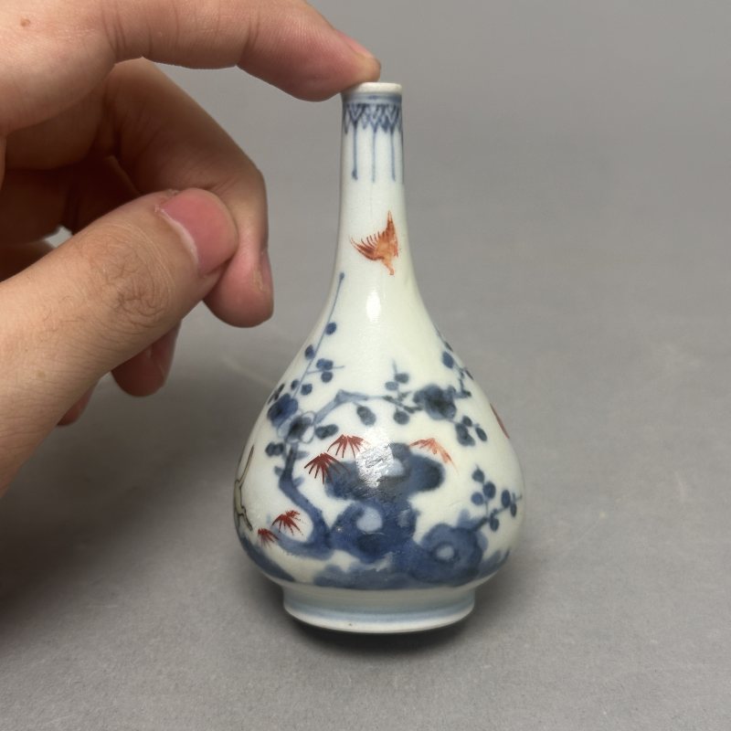 清康熙 青花五彩婴戏图胆瓶 - 图3