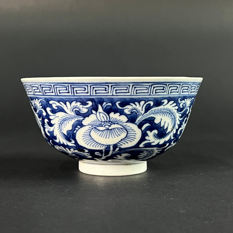 清中期 青花留白番莲纹碗 - 图3