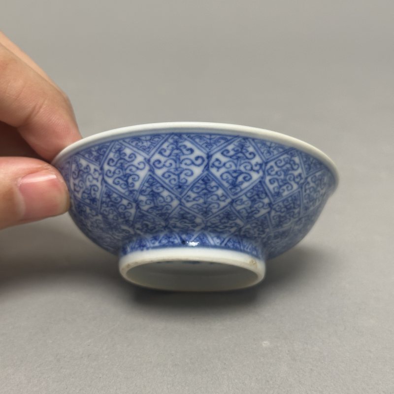 清光绪 青花卷草纹小碟一对 - 图4