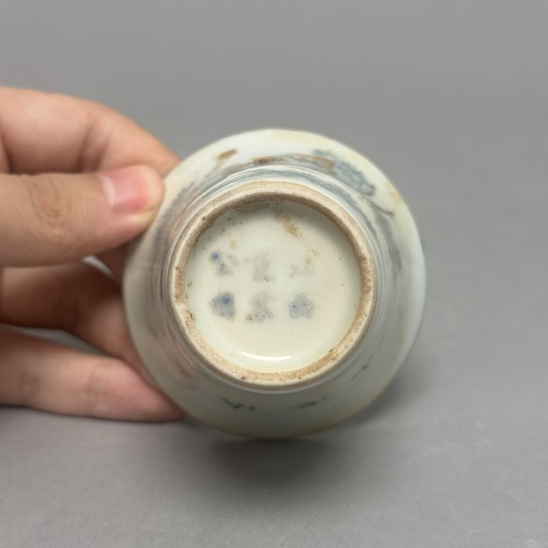 民国 墨彩鱼澡纹马蹄杯一对 - 图6
