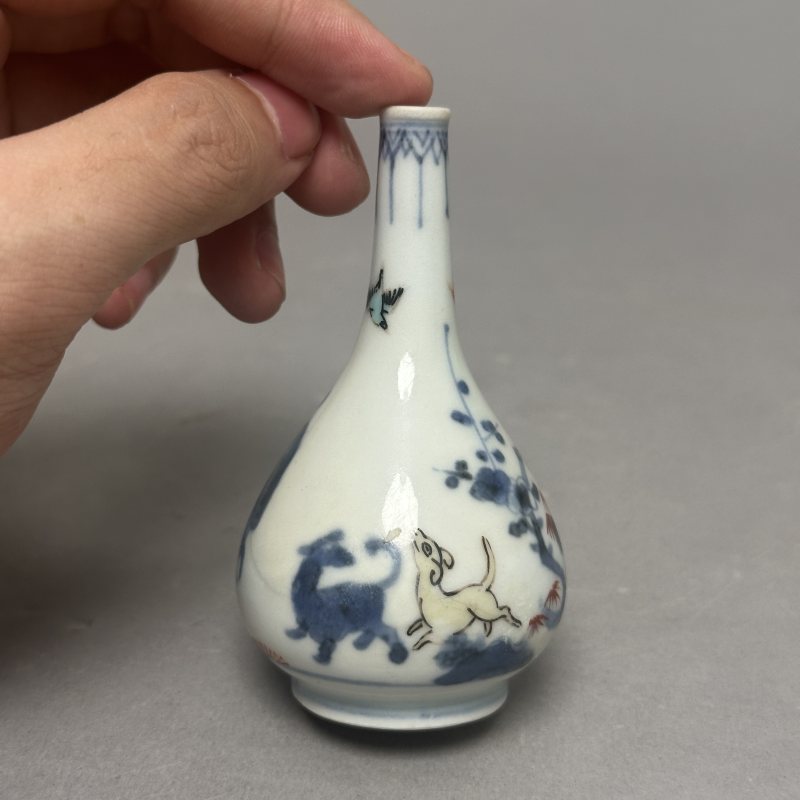 清康熙 青花五彩婴戏图胆瓶 - 图4