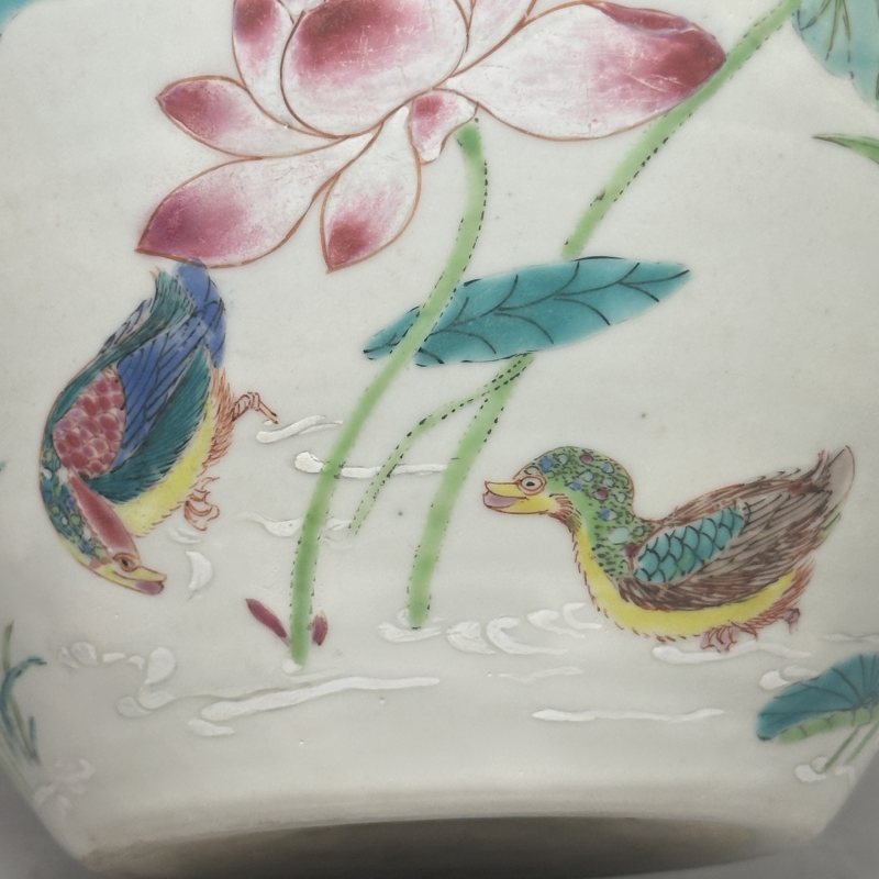 清雍正 粉彩荷塘水禽图卷缸 - 图6