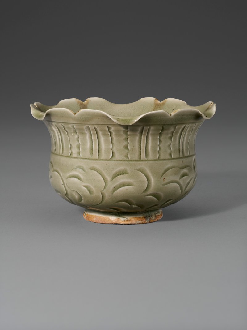 北宋 耀州窯青釉刻花口尊  NORTHERN SONG DYNASTY (AD 960-1127) - 图2