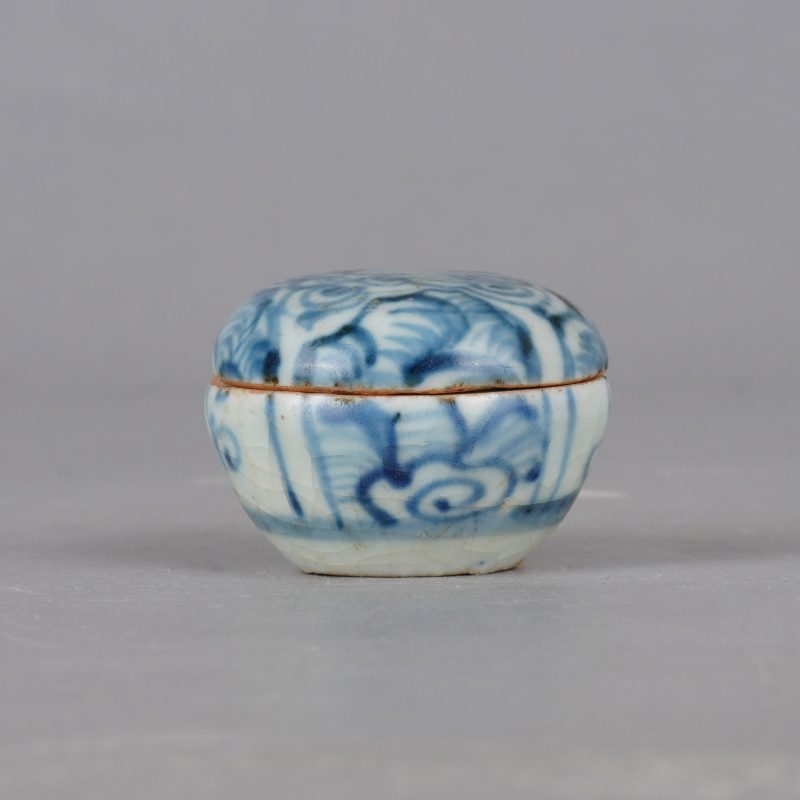 明中期 青花卷草纹印泥盒 - 图1