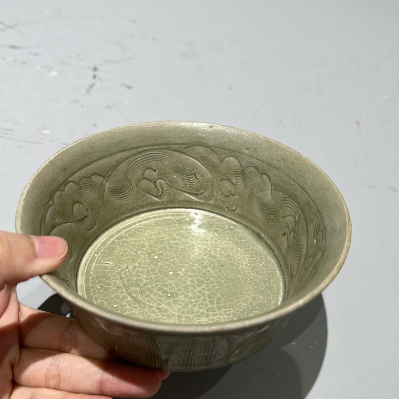 明代 青釉刻花折腰碗 - 图6