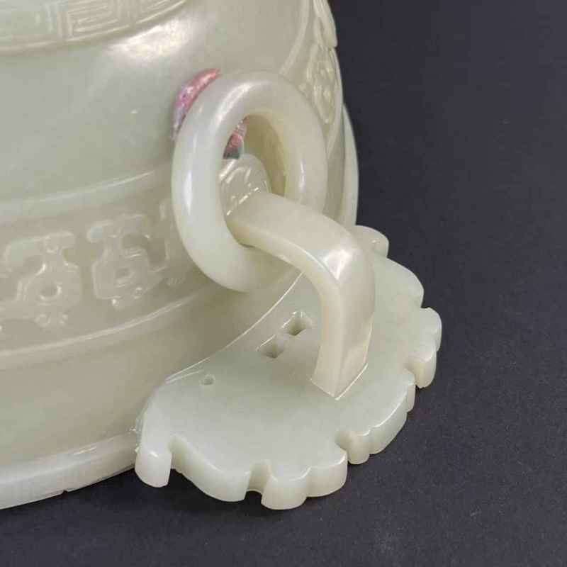 清乾隆 白玉仿古纹活环耳洗 - 图14