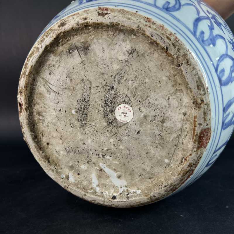 明万历 青花缠枝莲纹大罐 - 图8