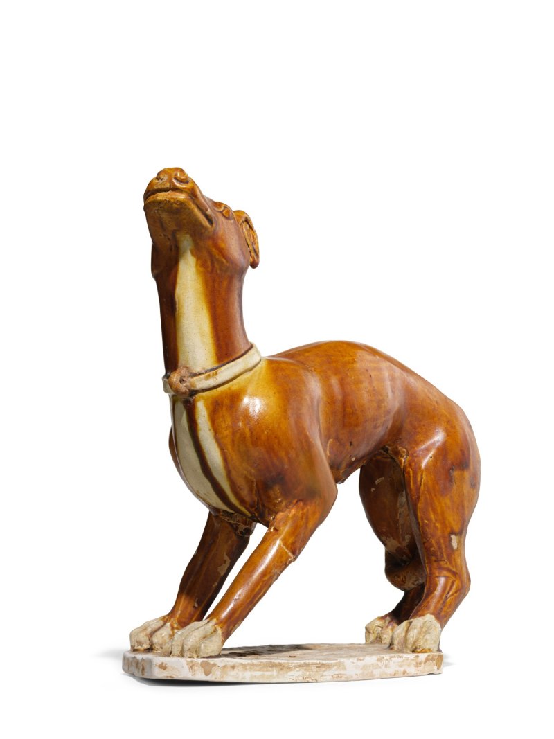 A rare amber-glazed figure of a dog, Tang dynasty | 唐　褐釉犬 - 图4