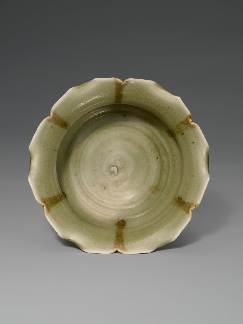 北宋 耀州窯青釉刻花口尊  NORTHERN SONG DYNASTY (AD 960-1127) - 图3