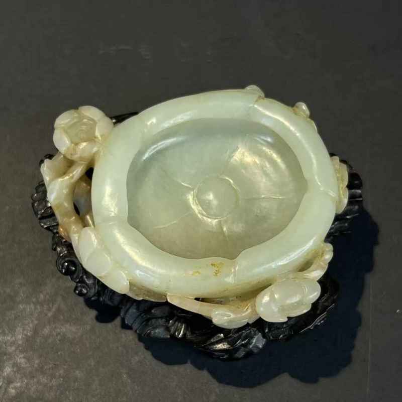 明 白玉梅花纹笔洗 - 图5