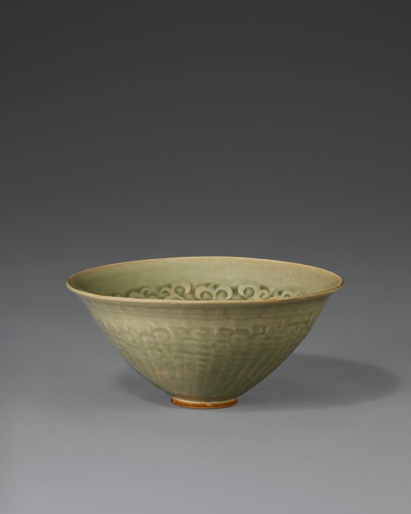 北宋 耀州窯青釉印纏枝花卉紋盌  NORTHERN SONG DYNASTY (AD 960-1127) - 图3