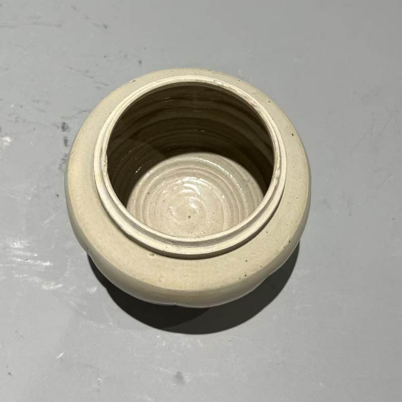 明代 白釉瓜棱罐 - 图5