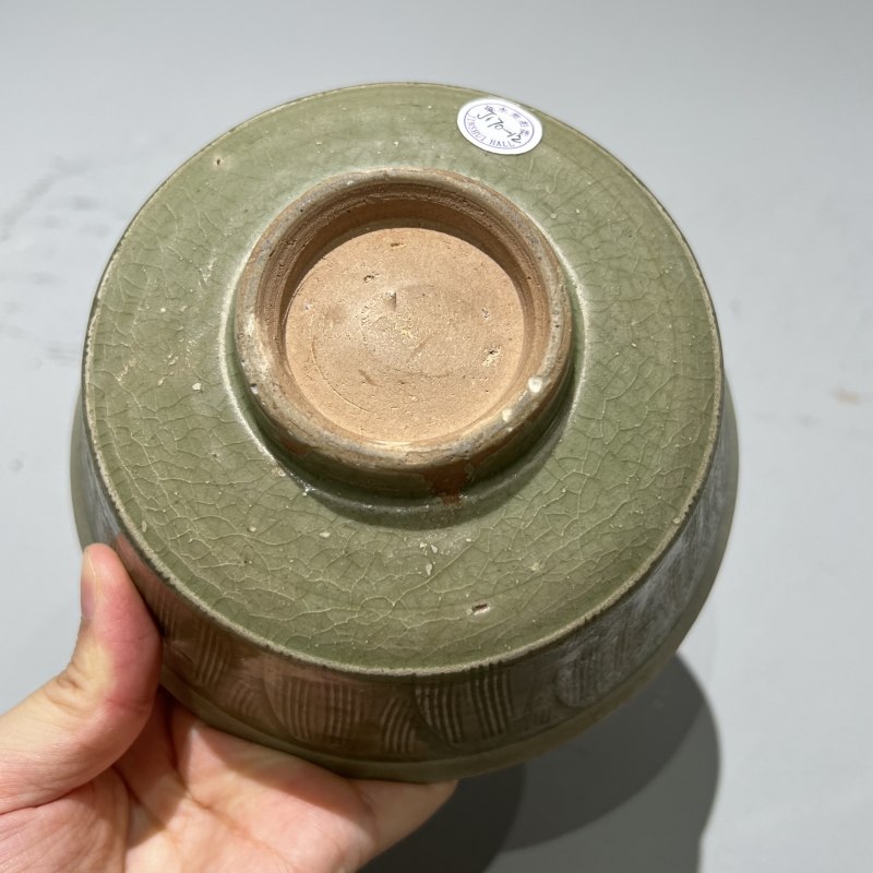 明代 青釉刻花折腰碗 - 图7