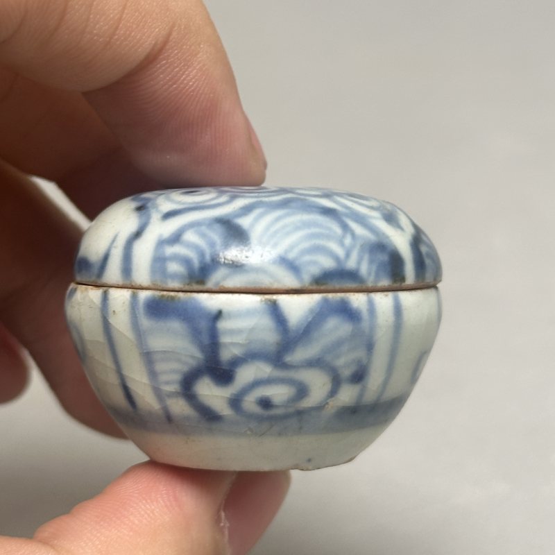 明中期 青花卷草纹印泥盒 - 图4