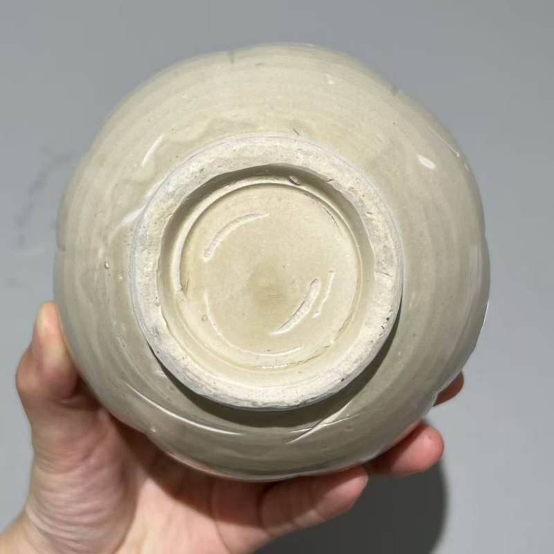 明代 白釉瓜棱罐 - 图6