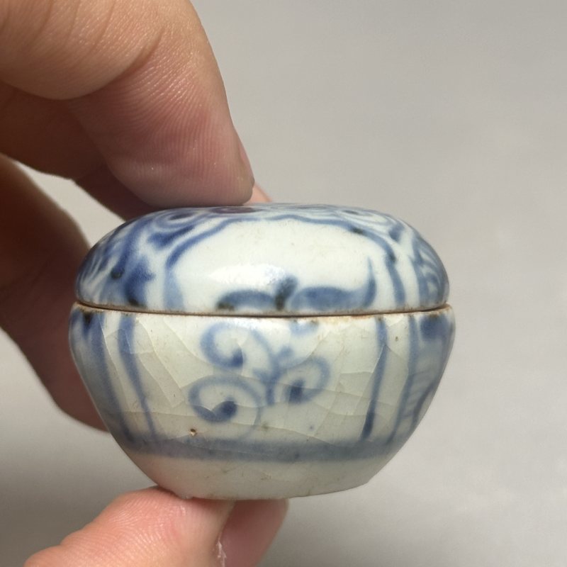明中期 青花卷草纹印泥盒 - 图5