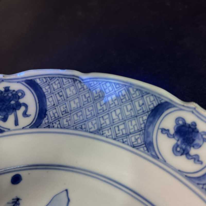 清康熙 青花西厢记白马寺解围纹菱口盘 - 图11
