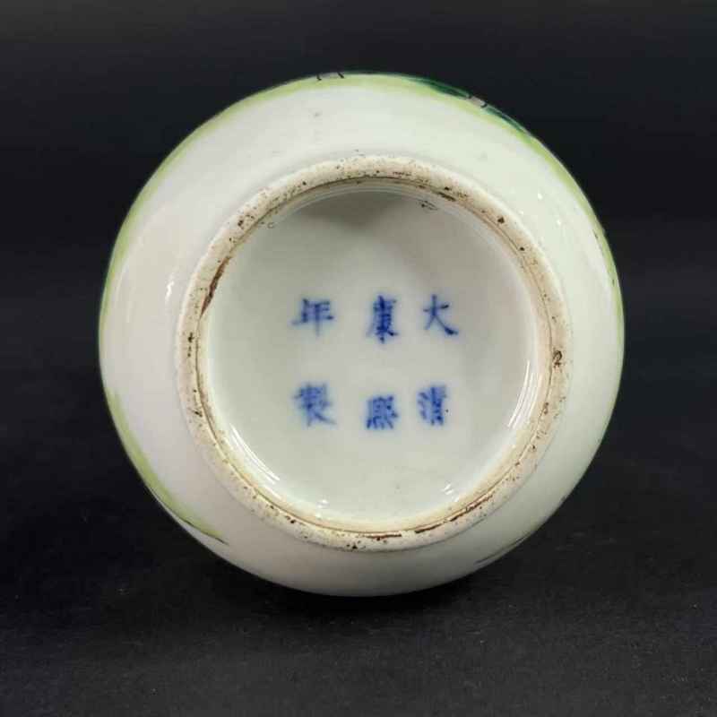 清光绪 五彩锦鸡牡丹琵琶瓶 - 图7